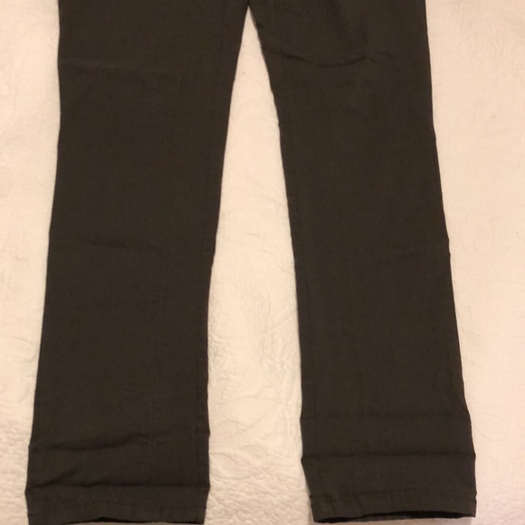 Reitmans Olive green pants size 11. - Picture 2 of 8
